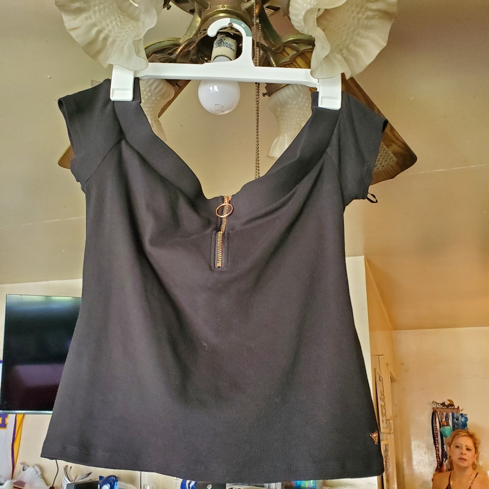Guess of the shoulder sexy top